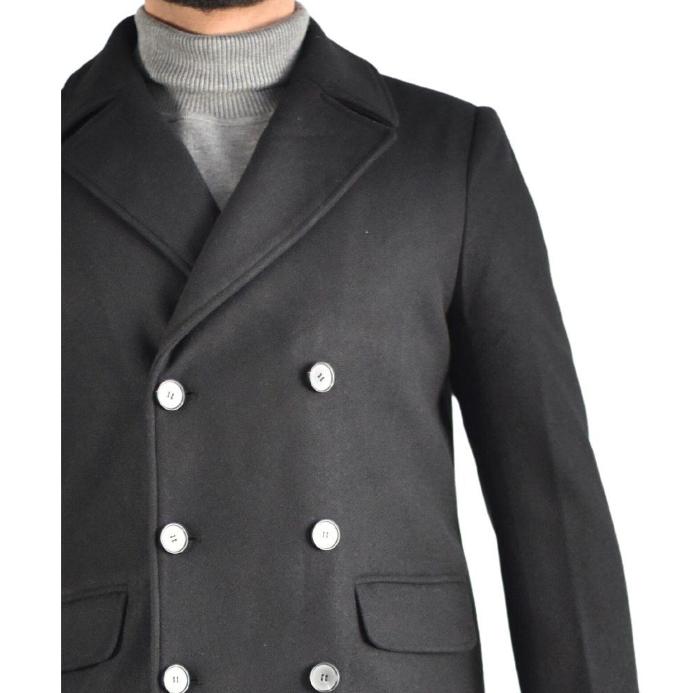 Trenchcoat Short in Black